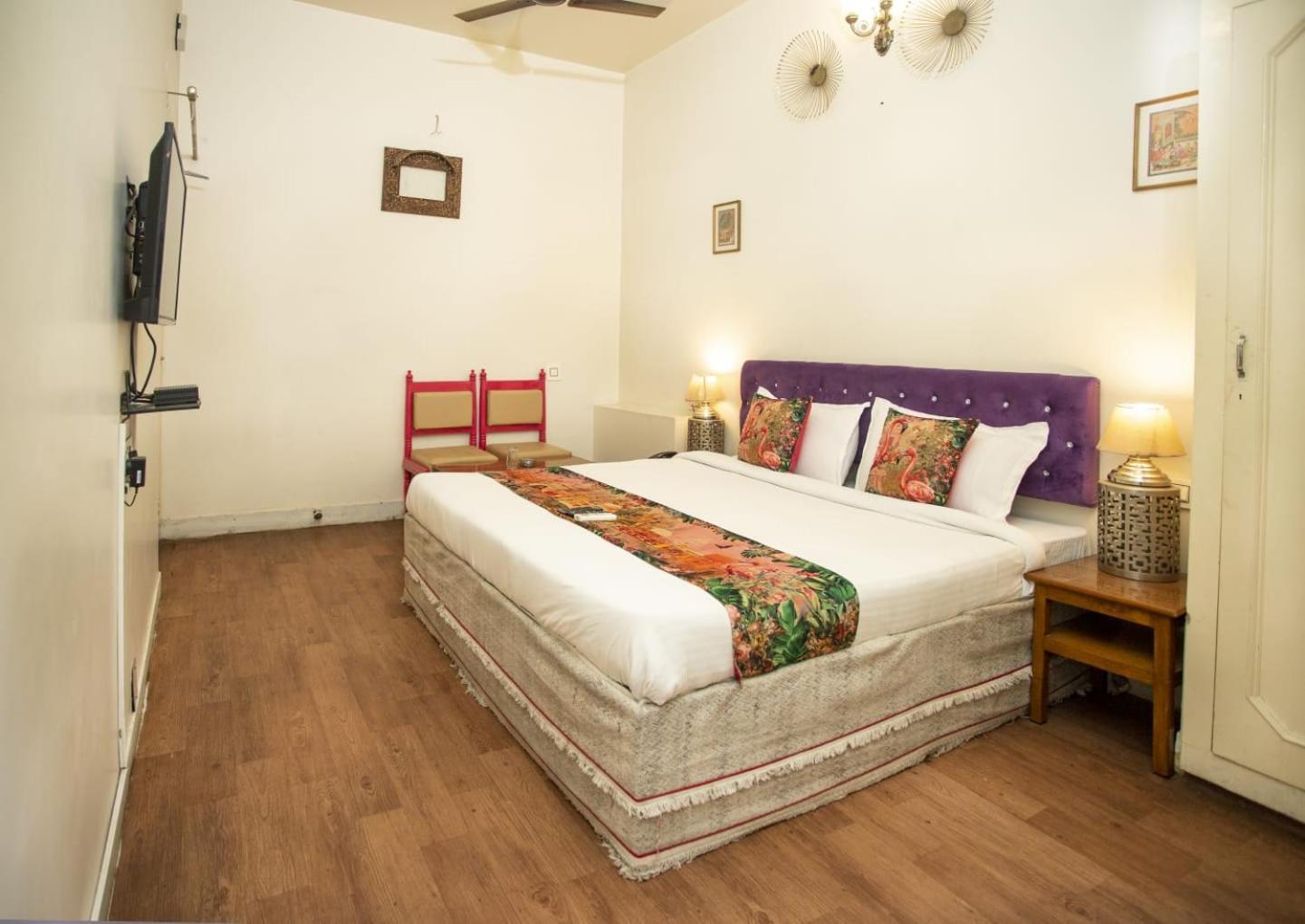 Hotel Pink Palace Τζαϊπούρ Εξωτερικό φωτογραφία