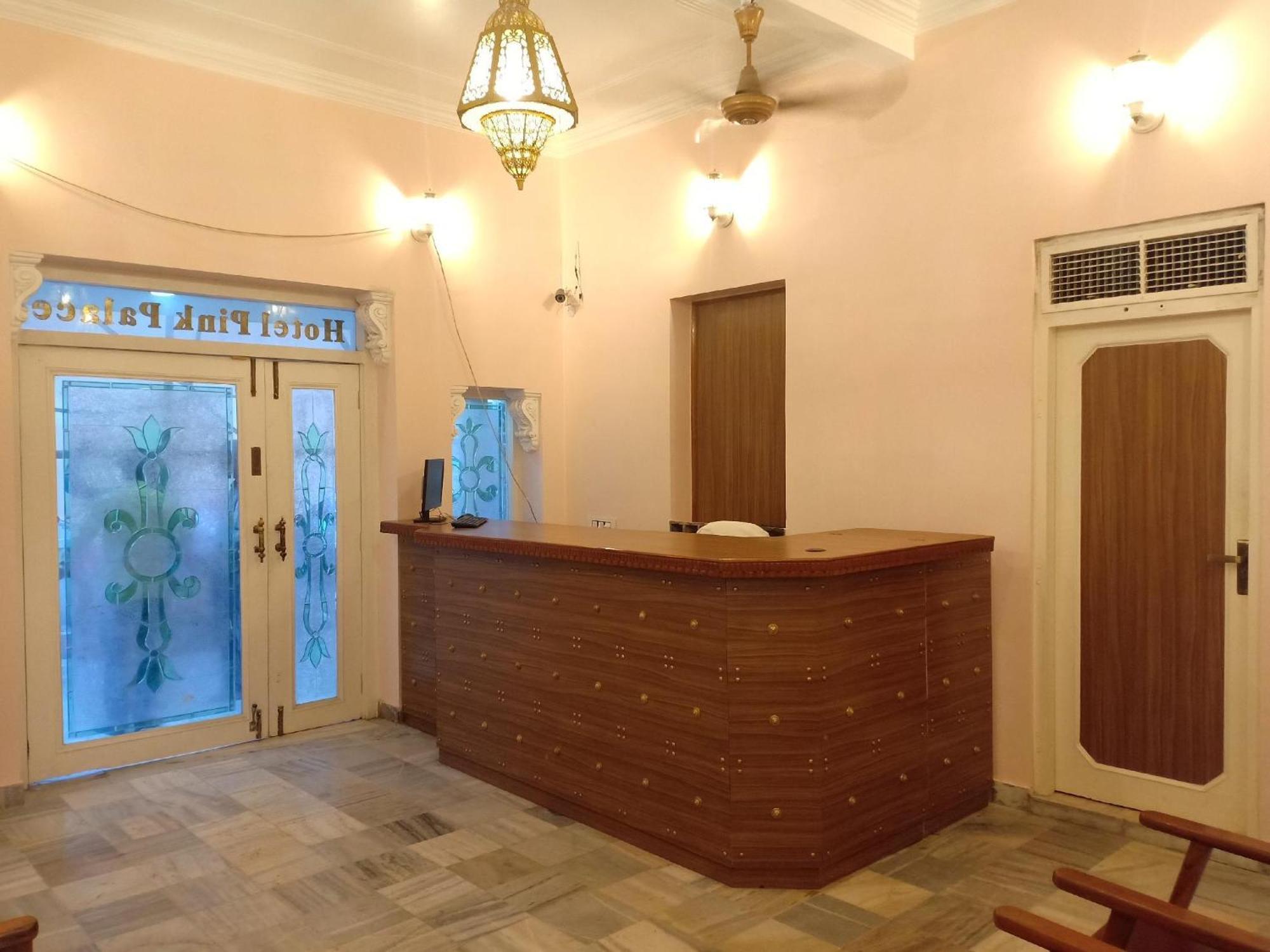 Hotel Pink Palace Τζαϊπούρ Εξωτερικό φωτογραφία